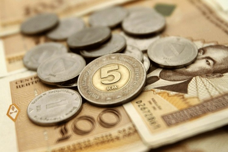 Korona u maju "pojela" 1,3 milijarde KM potrošnje