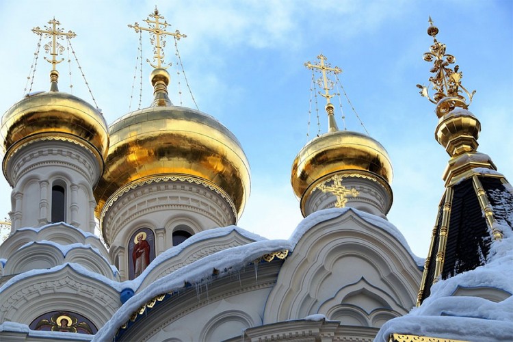 Ruski sveštenik silom zauzeo ženski manastir