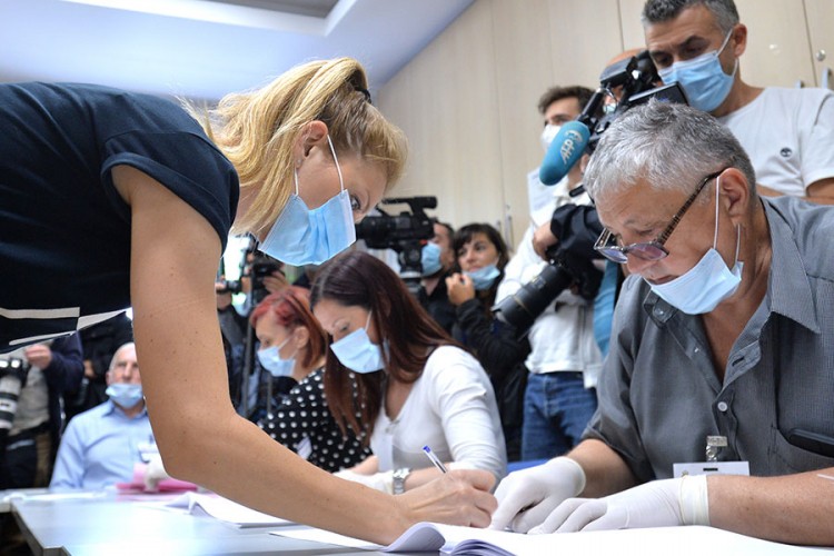 U Srbiji do 12 časova na izbore izašlo 18,01 odsto birača
