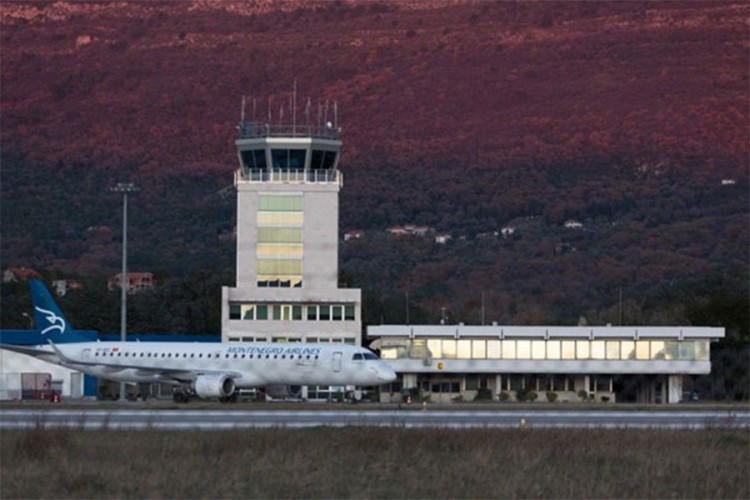 Proradio tivatski aerodrom