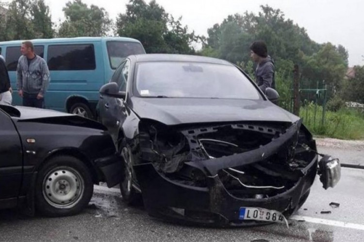 Sudar kod Kalesije, dvoje povrijeđenih