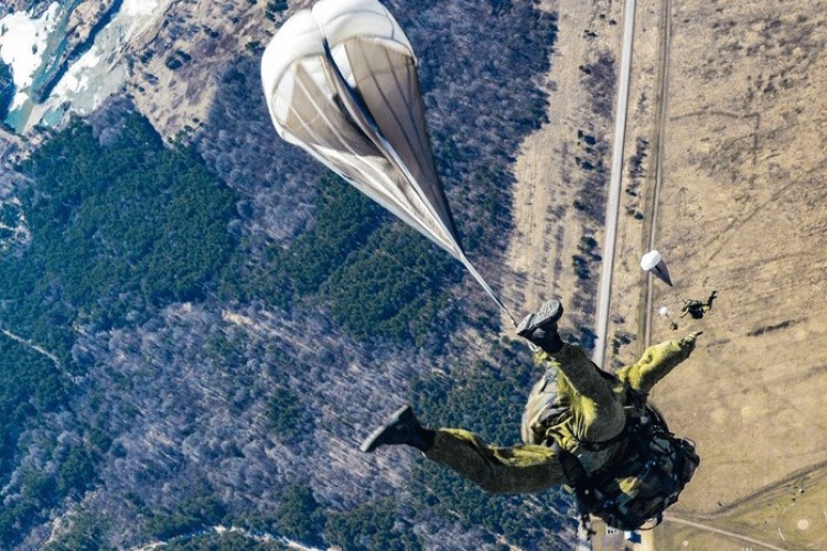 Ruski specijalci dobijaju padobrane kakve nema niko na svijetu