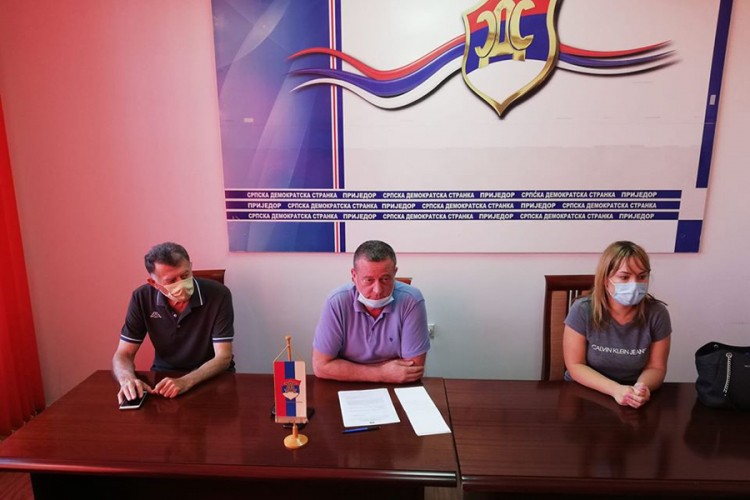 Tri odbornika u Prijedoru isključena iz SDS-a