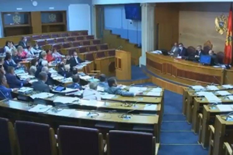 Crna Gora: Usvojili zakon koji je predložila opozicija pa se predomislili