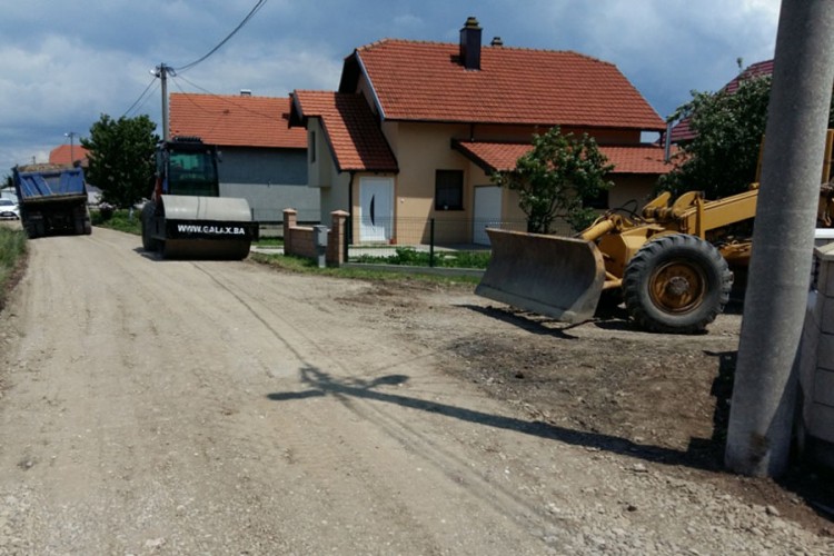 Pripremni radovi za asfaltiranje nekoliko ulica