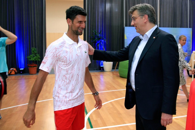 Plenković odbija da se testira, poželio brz oporavak Ivaniševiću