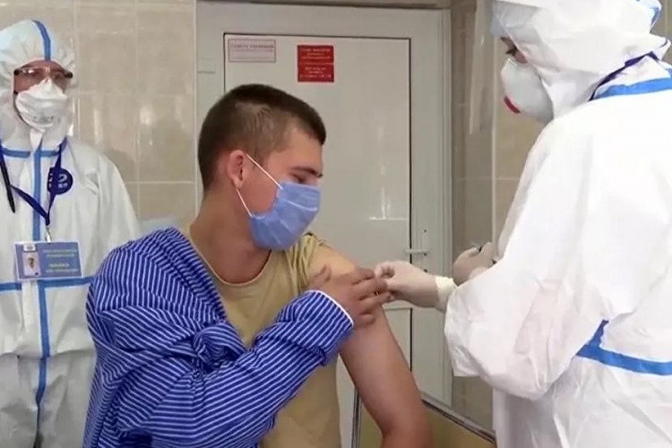 Dobrovoljci u Rusiji se osjećaju dobro nakon primanja vakcine