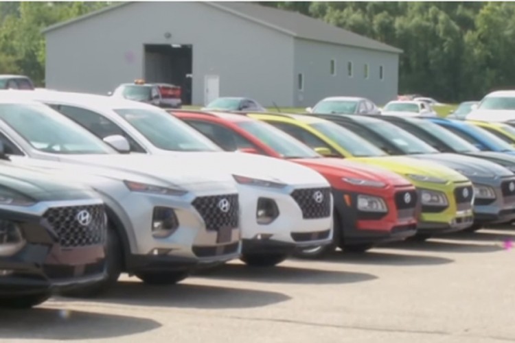 Nevjerovatne scene krađe auta, usput pokupili i Bentley Continental GT