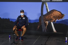 Kvjat: U Rusiji se kleči pred Bogom i zastavom