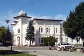 U Gradišci otvorena izložba slika Milovana Čikića