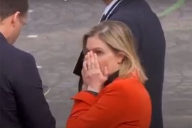 Državna sekretarka zaboravila masku, snimak postao hit