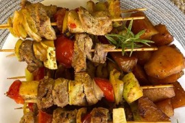 Ražnjići sa povrćem i mesom