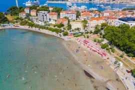 Dječak skočio na glavu u plićak i slomio kičmu