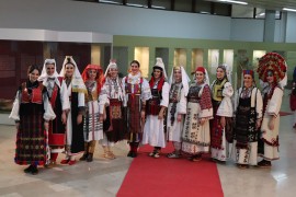 S ponosom izrađuju narodne nošnje
