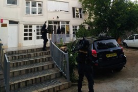 Pretresi u Mostaru, policija sa dugim cijevima u naselju Carina