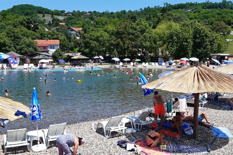 Struka protiv otvaranja javnih kupališta