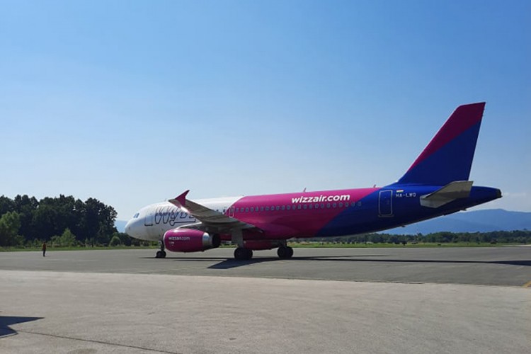 Iz Tuzle poletio avion za Salcburg