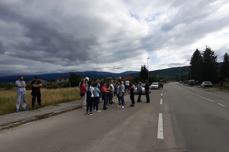 Runić: Nastavljamo mirne proteste