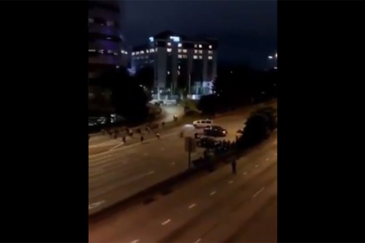 Auto pokosio demonstrante, strašan snimak osvanuo na društvenim mrežama