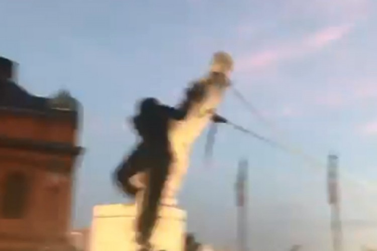 Kolumbova statua srušena i u Baltimoru