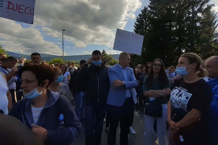 Odblokiran magistralni put, protesti se nastavljaju