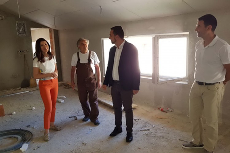 Akademski vajar poklonio svoja djela Doboju