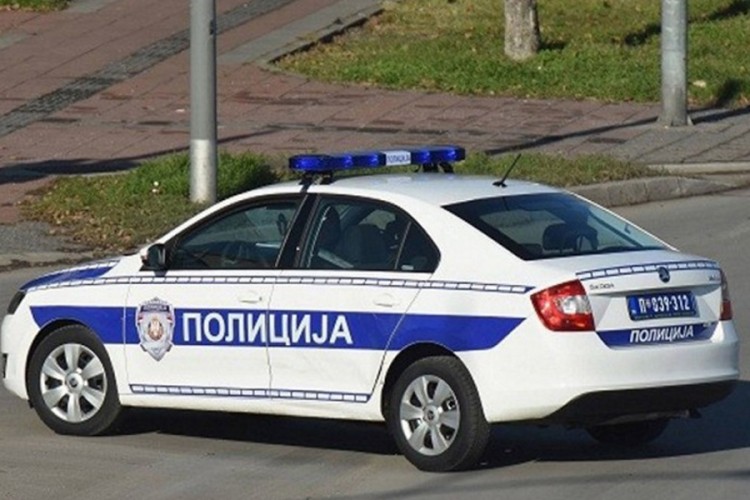 Djevojka povrijeđena u sudaru automobila i kamiona