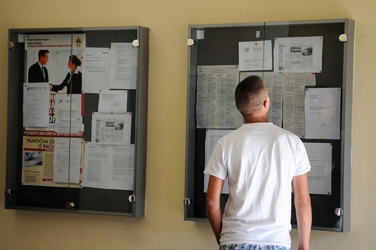 Bez posla 17 doktora nauka i 76 magistara