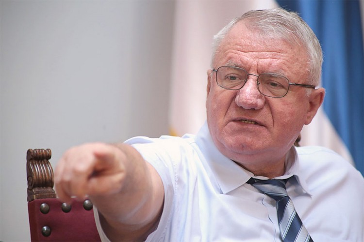 Raskol u radikalima: "Šešelj vozi najskuplji džip, a zastupamo sirotinju"