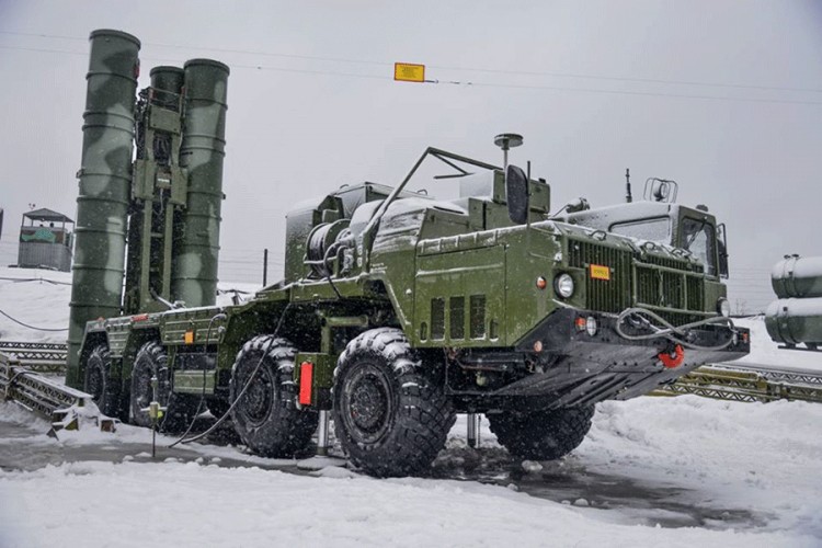 Rusi šalju S-400 na Ural