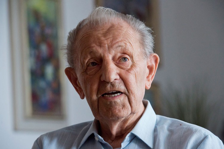 Preminuo Miloš Jakeš