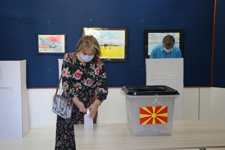 Zaev vodi sa manje od 12.000 glasova