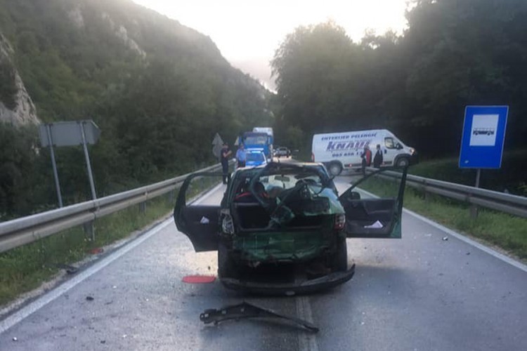 Povrijeđeni u sudaru kod Banjaluke stabilno, žena na kućnom liječenju
