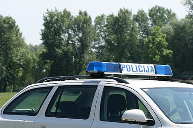 Prerušio se u Isusa pa spopadao ženu i pokazivao joj genitalije