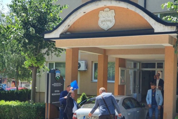 Fikret Abdić ostaje u pritvoru još dva mjeseca