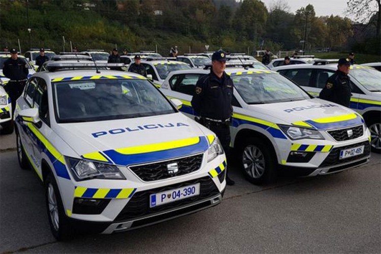 U Sloveniji otkrivena 72 migranata, uhapšeno troje krijumčara