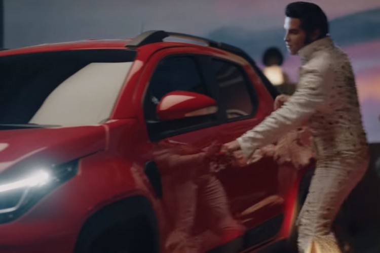 Vjerovali ili ne - novu FIAT stradu reklamira Elvis