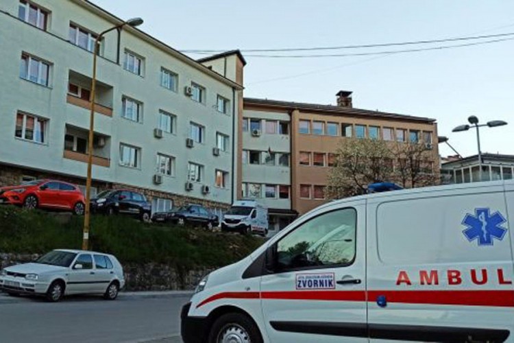 Zaraženi direktor i deset zaposlenih zvorničke bolnice