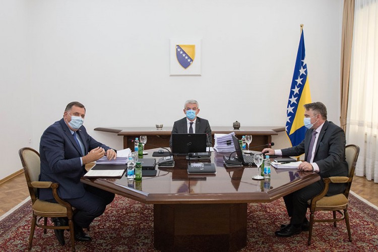 OS BiH pružaju pomoć civilnim organima u Tomislavgradu i Drvaru