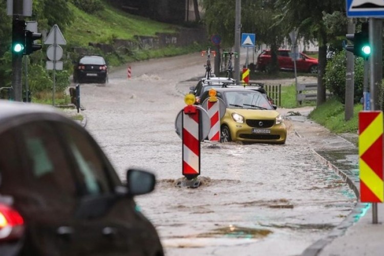 Snažno nevrijeme ponovo pogodilo Zagreb