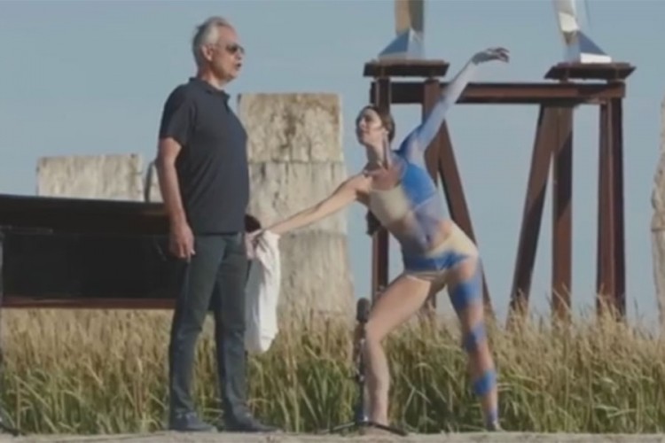 Andrea Bočeli nastupio u Toskani bez publike