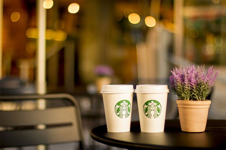 Starbucksova dobit zbog korone pala za 38 odsto