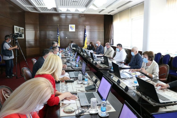 Vlada FBiH donijela odluku o raspodjeli 200 miliona KM sredstava MMF-a