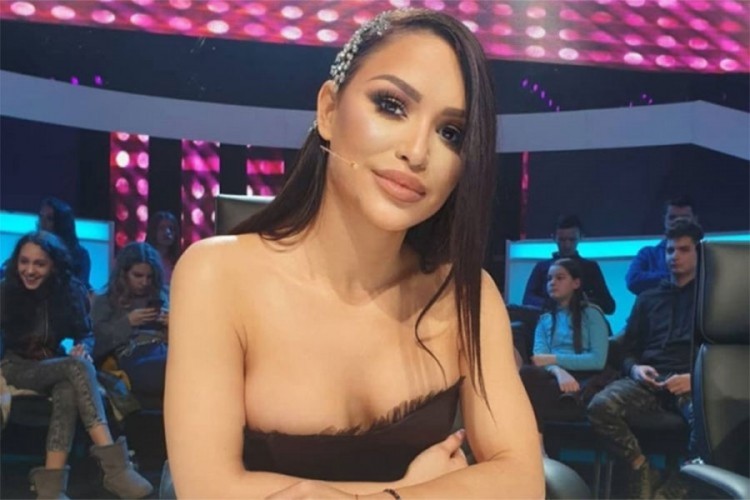 Živjela na hljebu i ajvaru pa zaradila na estradi dva stana u Beogradu