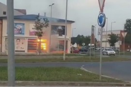 Požar u parfimeriji u Novom Sadu, bačen molotovljev koktel?