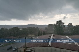 Prolom oblaka i grmljavina u Banjaluci