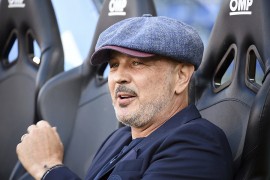 Mihajlović privukao pažnju cvjetnim prslukom
