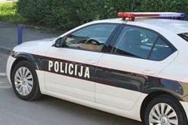 Četiri osobe povrijeđene u sudaru dva golfa