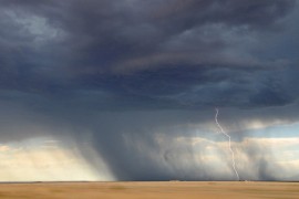 U Sloveniji padao grad, meteoalarm za Hrvatsku zbog oluje