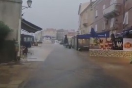Nevrijeme ponovo zahvatilo dijelove Hrvatske, pijavice i poplavljene ...